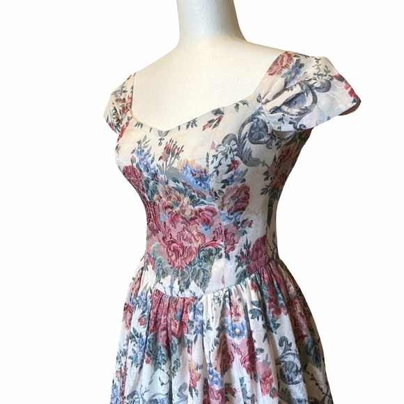 Handmade Vintage | Floral Brocade Sweetheart Dress - Picture 6 of 15